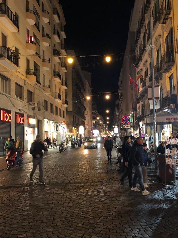 Piazza Carita' Centro Storico Διαμέρισμα Νάπολη Εξωτερικό φωτογραφία