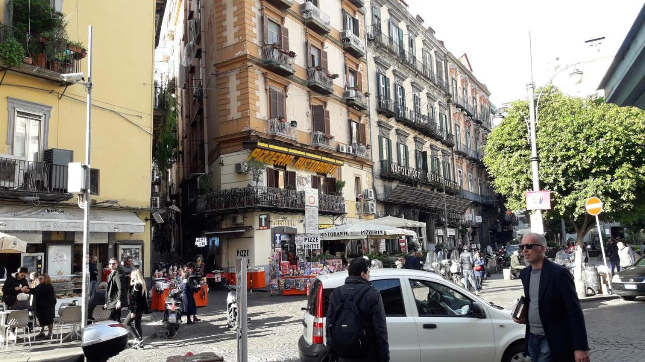 Piazza Carita' Centro Storico Διαμέρισμα Νάπολη Εξωτερικό φωτογραφία
