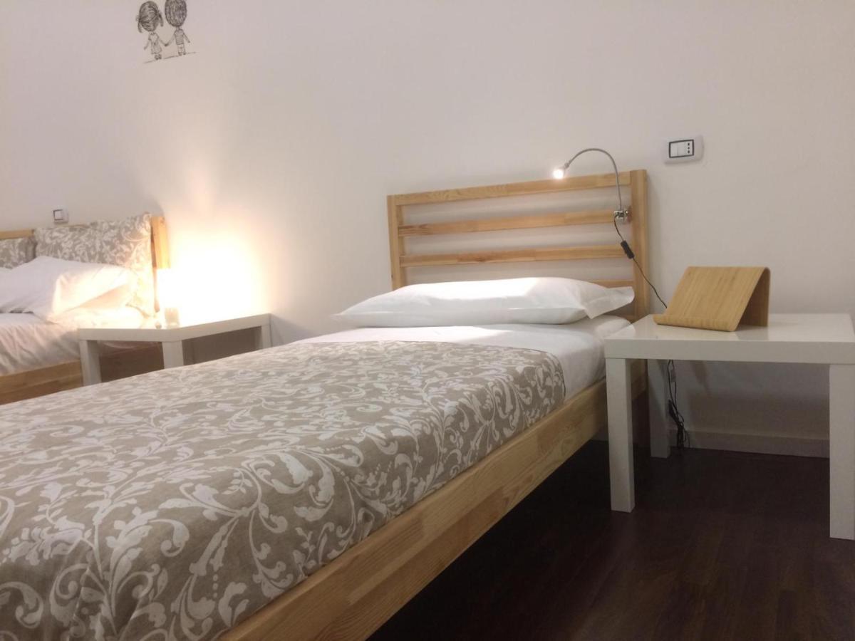 Piazza Carita' Centro Storico Διαμέρισμα Νάπολη Εξωτερικό φωτογραφία
